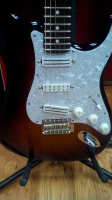 Vendo o cambio Fender American Dave Murray modificada