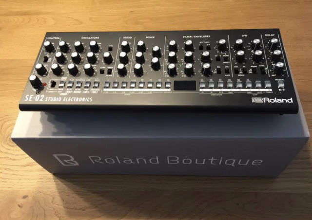 roland boutique se-02 como nueva