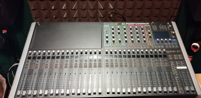 Mesa de mezclas digital Soundcraft Performer 3 + stagebox mini 32CH 16 AUX