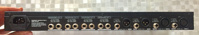 Vendo: Behringer HA4700 Powerplay Pro-XL