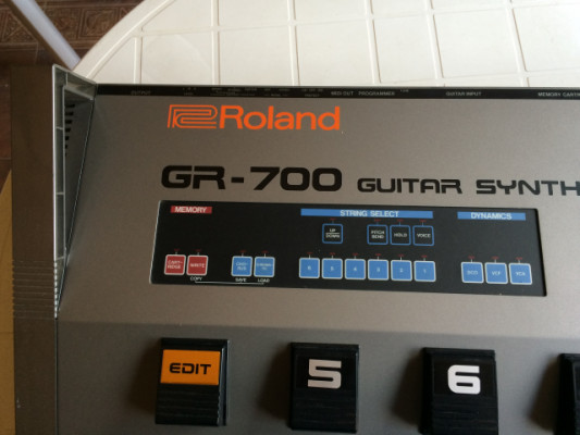 Roland GR 700