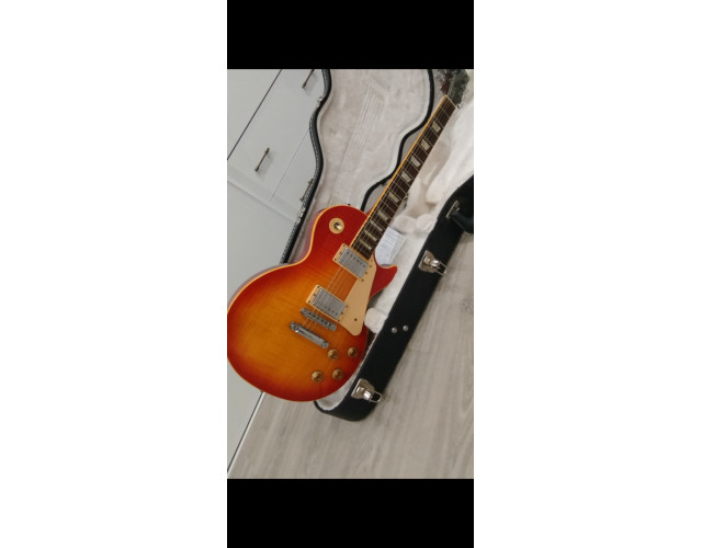 Gibson les paul standard/Gibson sg standard/Ibanez AZ2402