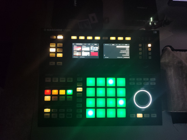 Cambio Maschine studio con licencia por Arturia microfreak