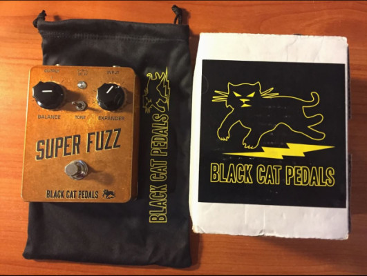 Black Cat Super Fuzz - Como Nuevo