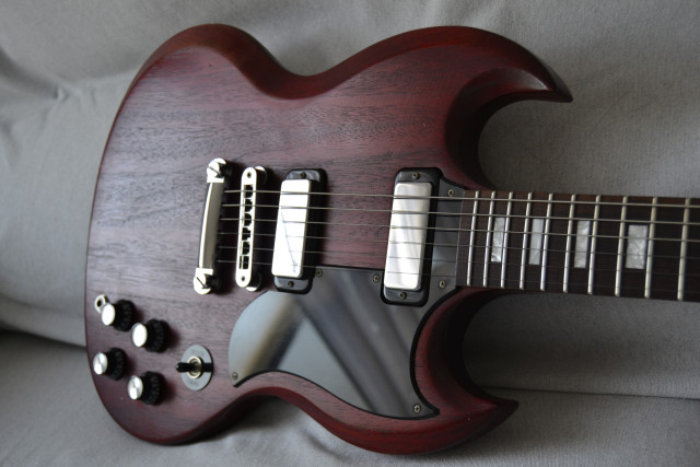 CAMBIO plásticos Gibson SG tribute 70 Special