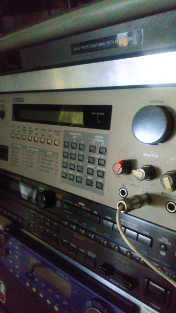 Sampler AKAI s950