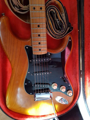 VENDO GUITARRA FENDER STRATOCASTER ORIGINAL 1976