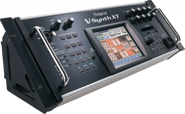 compro roland v-synth xt