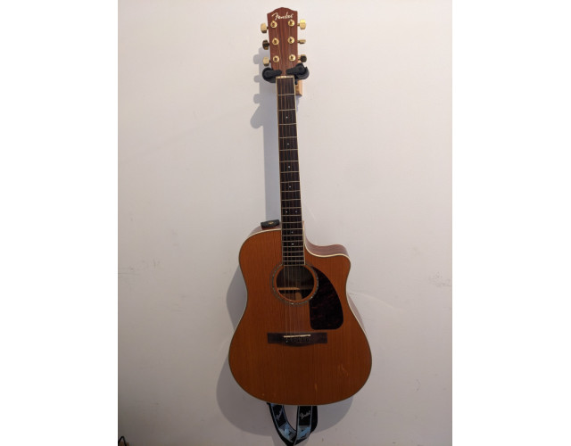 Guitarra electroacústica Fender CD-230SCE Cedar