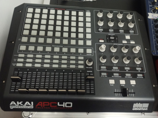 Akai APC 40 - controladora Ableton Live
