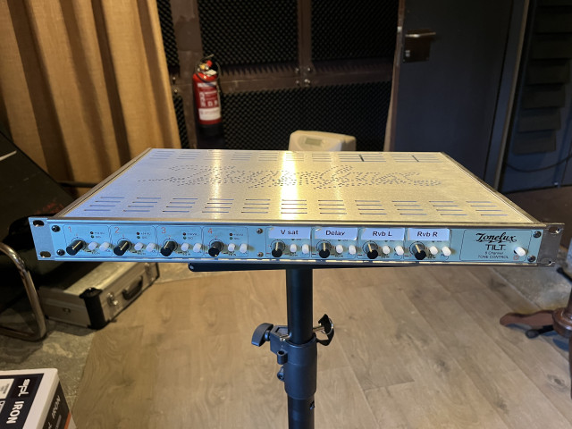 Tonelux Tilt 8