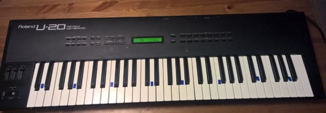 Roland U-20 (teclado mal)