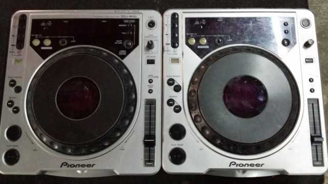 Vendo 2 Pioner CDJ-800