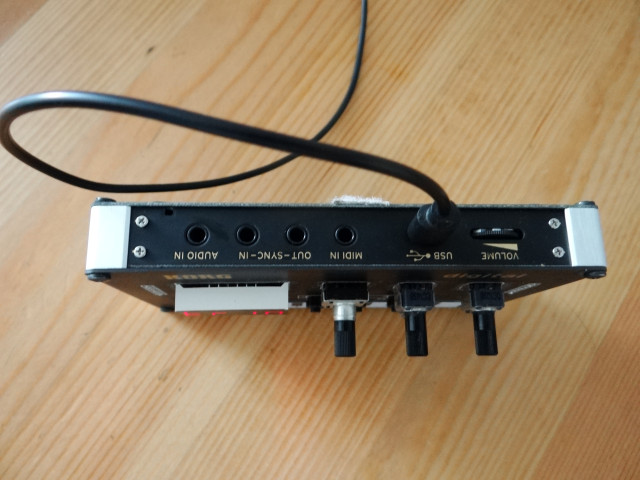 Sintetizador y efectos Korg NTS-1