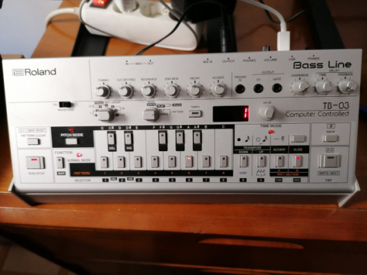 Roland TB-03