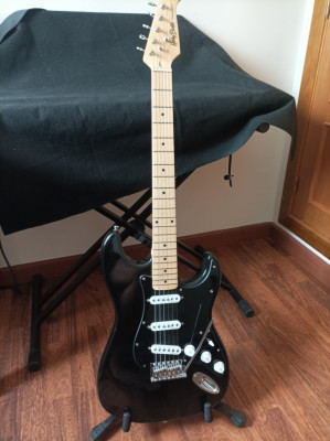 Guitarra eléctrica, Harley Benton, strato negra.