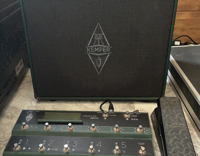 Kemper Rack + Remote + Cabinet + Power amp + Flight Case + Pedal de Expresión