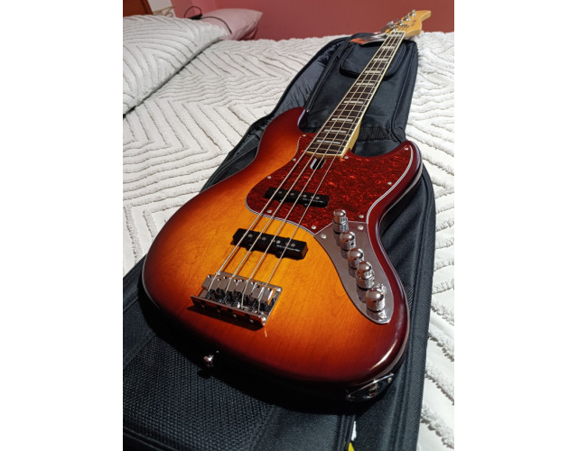 Sire Marcus Miller V7 2ND GEN Sunburst con extras