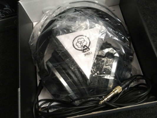 AKG K 271 MKII. 3 unidades.