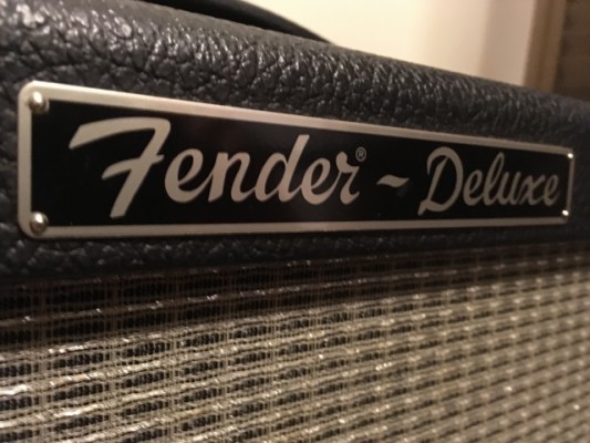 Vendo Fender Deluxe y regalo case (Hot Rod Deluxe Americano)