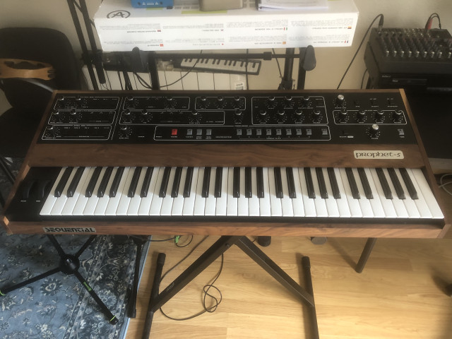 Sequential Prophet 5 Rev 4 Nuevo