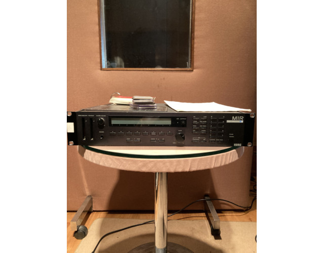 Sintetizador Korg M1R