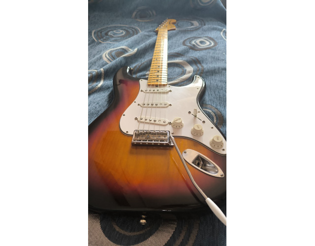 Fender Stratocaster Japón ST-68 TX (2004) - Hendrix Specs - Pastillas USA Texas Special