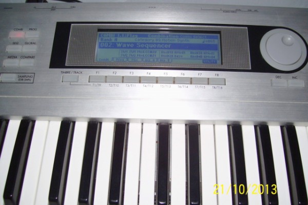 Vendo Korg Triton LE por Yamaha mx61, Roland vr-09 o similar.