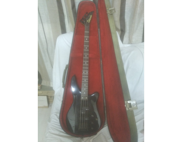 Bajo charvel