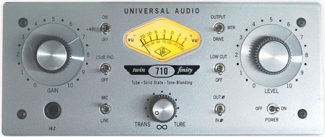 Previo Universal Audio 710 Twin-Finity