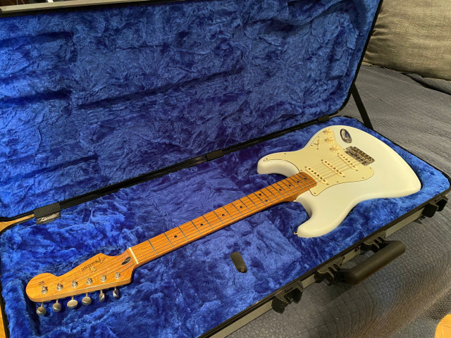 Fender Classic Series 60s Stratocaster - Mástil Fender Roasted Maple