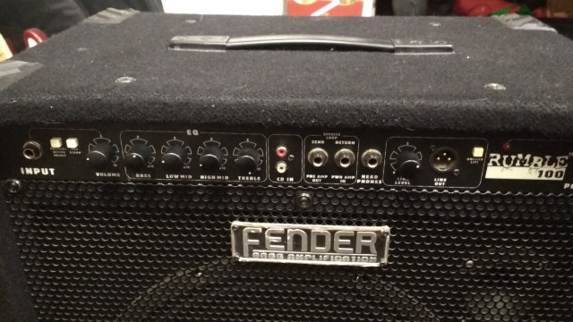 Fender Rumble 100 v1