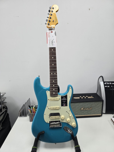 Fender Stratocaster American Pro II HSS Rosewood Fretboard Miami Blue