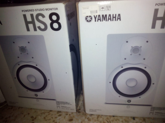 Monitores Yamaha Hs8, impolutos, y con poco uso.