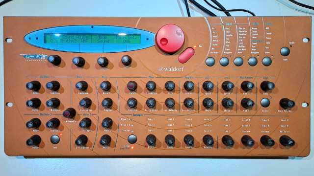 Waldorf Microwave XT 30 Voces