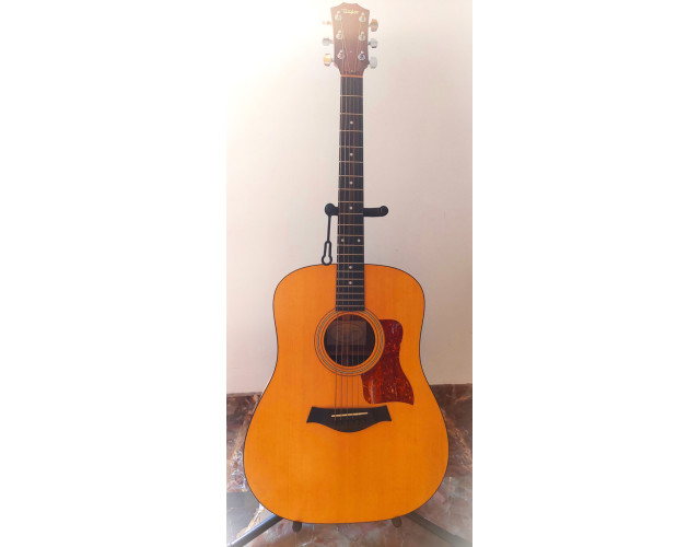 Guitarra Electroacústica Taylor 210-E Dreadnought