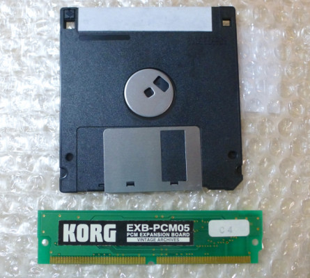 Korg EXB-PCM05 Vintage Arhives para TRITON / KARMA + Floppy + CD-ROM
