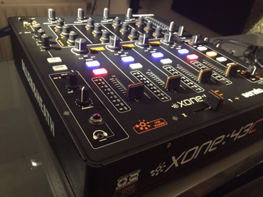 Allen & Heat Xone 43C. Mesa de mezclas DJ con interface de audio con INNOFADER NUEVA