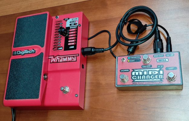 DigiTech Whammy 4 Pitch Shifter + Pedal Controlador MIDI (DIY)