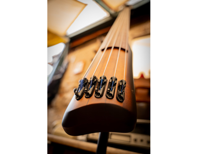 Bajo Ibanez UB805-MOB Contrabajo Eléctrico 5 strings babybass