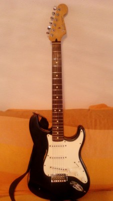 Fender stratocaster mim 2001