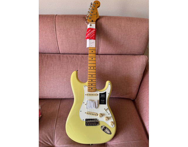 FENDER Player II Stratocaster MN Hialeah Yellow