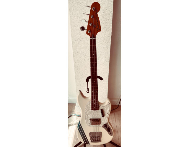 Fender pawn shop mustang bass