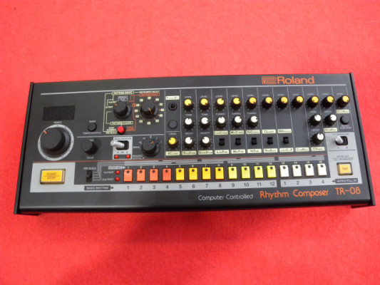 ROLAND TR 08