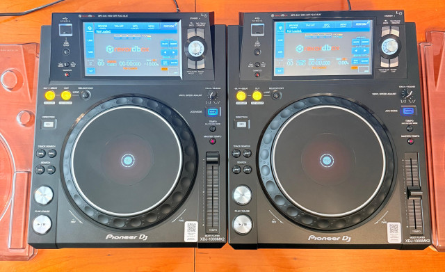 2 Pioneer XDJ-1000MK2 + 2 Decksaver de regalo