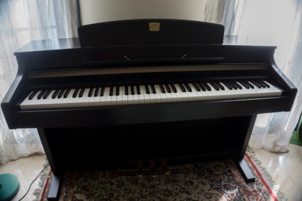 Piano digital Yamaha Clavinova CLP-340