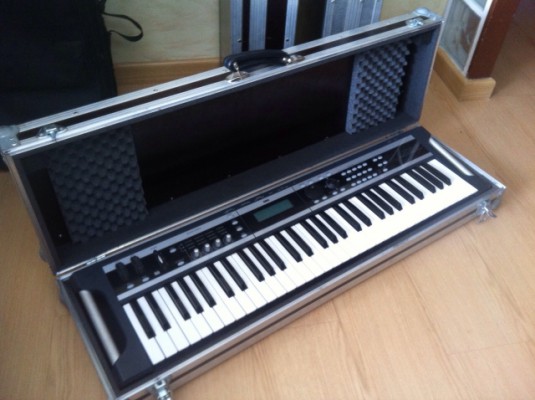Teclado-sintetizador KORG X50 casi nuevo