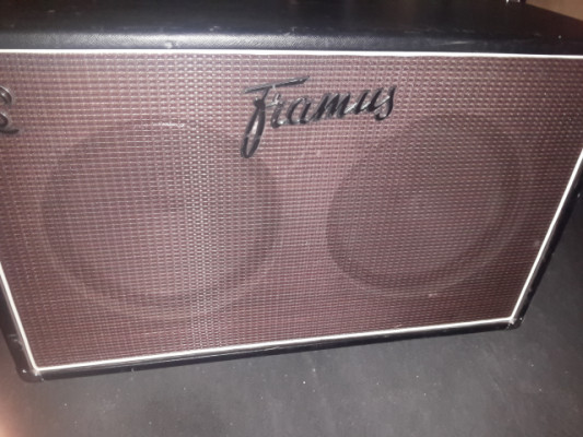 Pantalla 2x12 Framus con Celestion V30