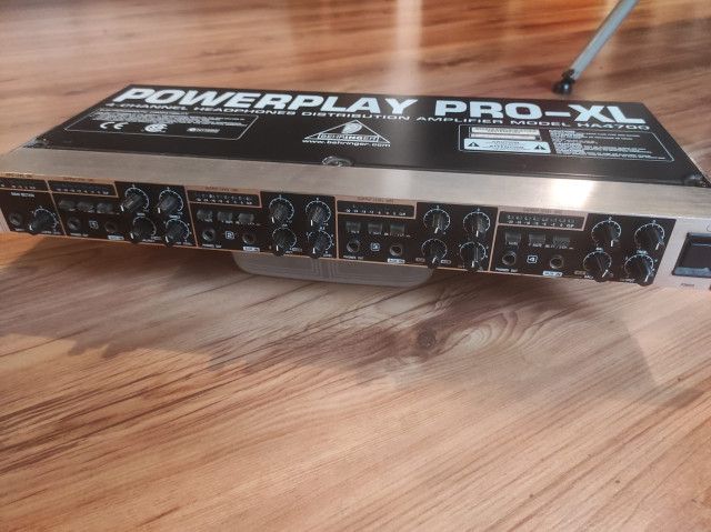 Amplificador de cascos Behringer Powerplay Pro XL – HA 4700