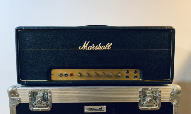 Amplificador de guitarra Marshall JMP Super Lead de 100W.